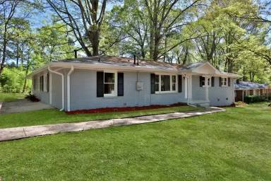 Main picture of 1576 Carolyn Dr