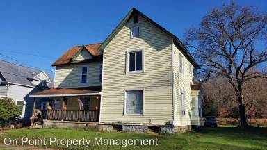 Main picture of 156 River St