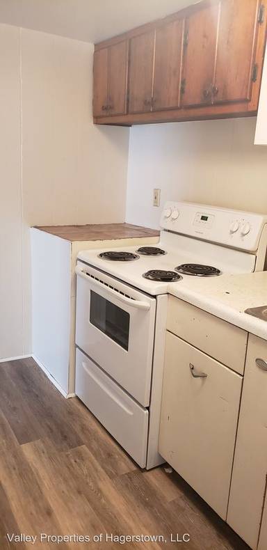 Main picture of 25 E Salisbury St