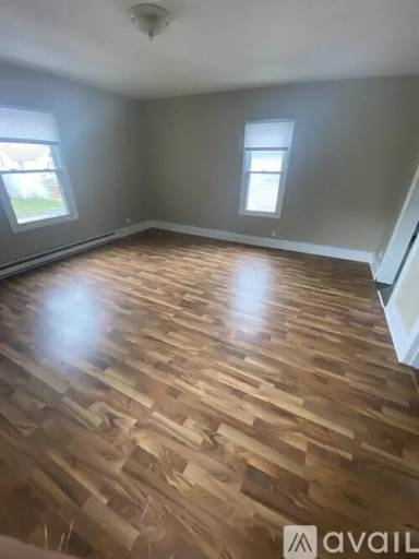 Main picture of 347 Richmond Ave