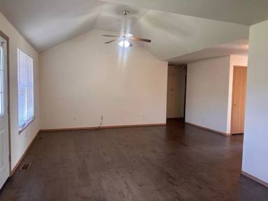 Main picture of 3503 S Glen View Ave