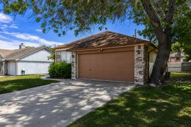 Main picture of 2308 Woodlands Dr