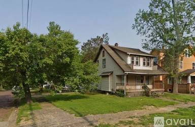 Main picture of 426 Laird Ave SE