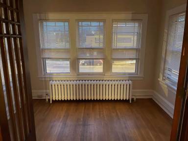 Main picture of 1514 W Lake St