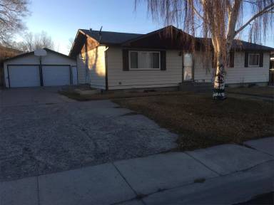 Main picture of 1415 Essex St