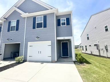 Main picture of 551 Seaborn Cir