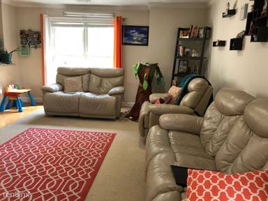 Main picture of 325 Bacon St