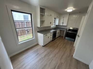 Main picture of 2129 E Illinois Ave