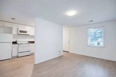 Main picture of 2044 Southern Ave