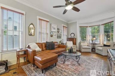 Main picture of 221 E Park Ave