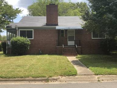 Main picture of 310 Sunset Dr