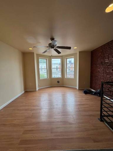Main picture of 3555 Jasper St