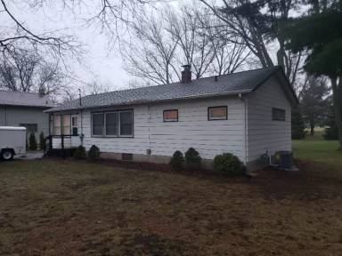 Main picture of 923 W Walworth Ave