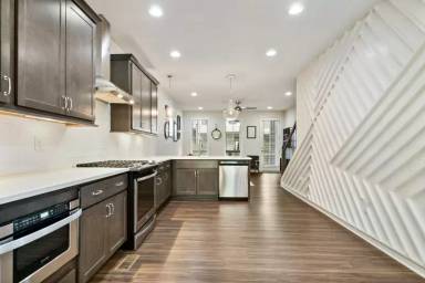 Main picture of 760 Cady Way