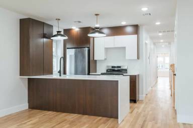 Main picture of 90 Hollywood Ave