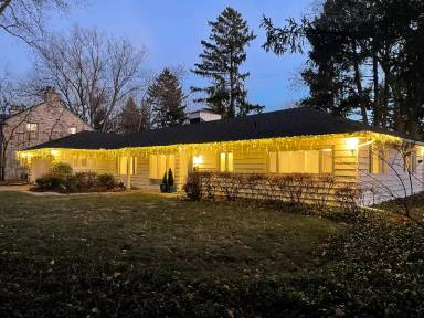 Main picture of 2185 W Lincoln St
