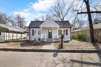 Main picture of 106 Stacker Dr