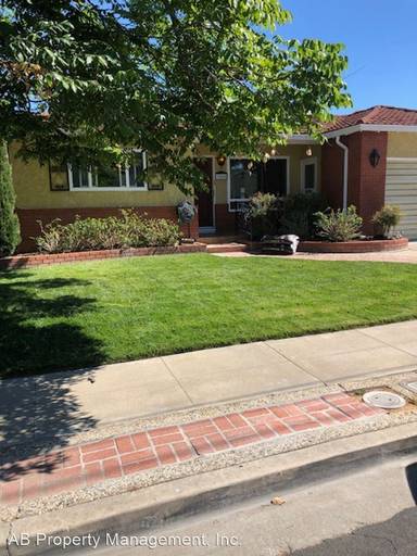 Main picture of 3850 Dartmouth Way