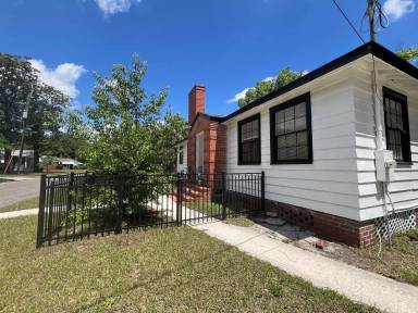 Main picture of 95 Andress St