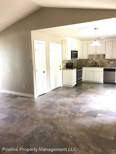 Main picture of 504 Woodridge Dr