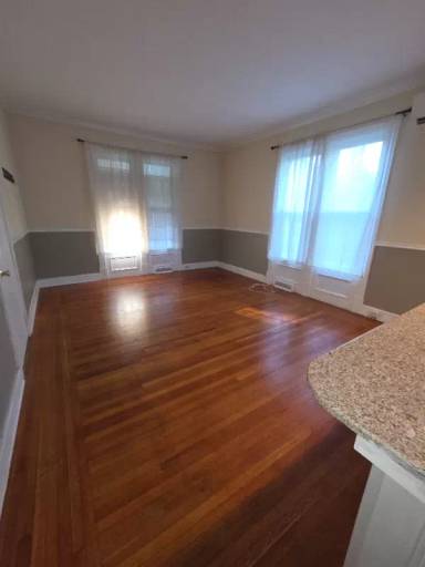 Main picture of 35 Myrtle Ave