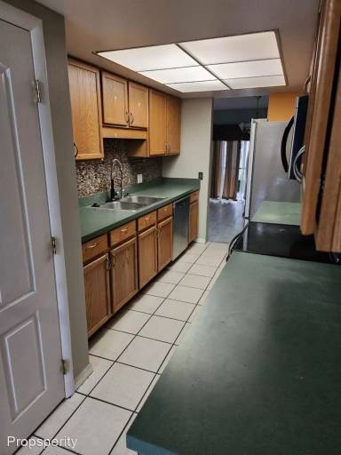 Main picture of 1904 Cashew Courtway