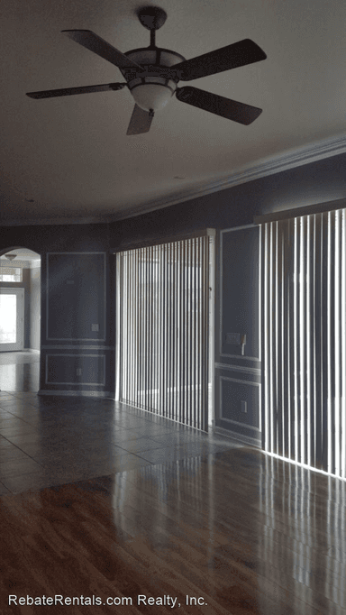 Main picture of 8258 Hedgewood Dr