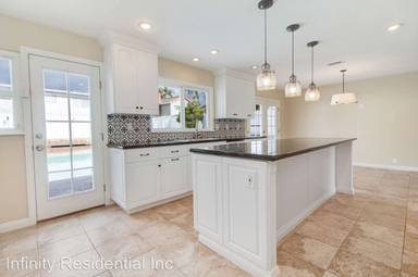 Main picture of 25091 Northrup Dr
