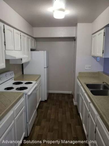 Main picture of 3260 Alexander Dr