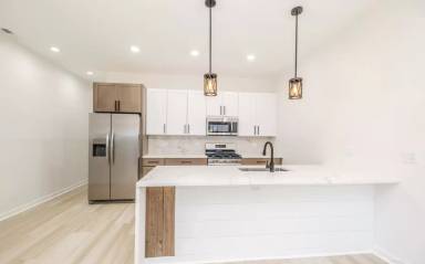 Main picture of 1052 N Central Park Ave