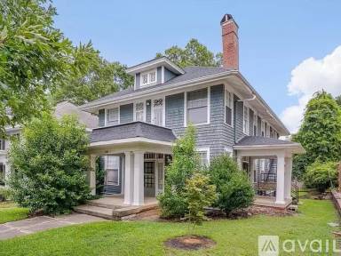 Main picture of 108 N Buchanan Blvd