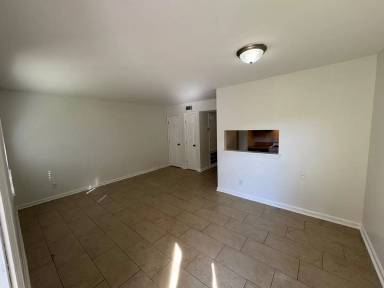 Main picture of 1512 Lake Ave