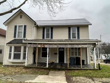 Main picture of 707 Center St