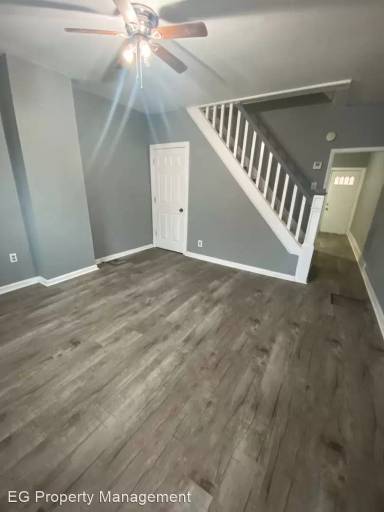 Main picture of 2345 W Sergeant St