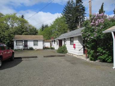 Main picture of 506 W Umpqua St
