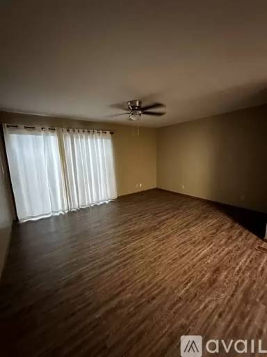 Main picture of 412 N Oakwood Rd