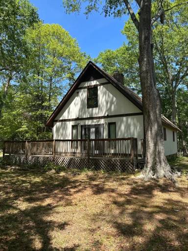 Main picture of 2616 Locust Hill Rd