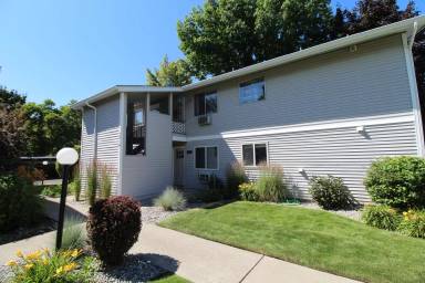 Main picture of 3914 S Regal St