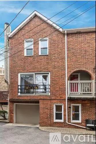 Main picture of 1841 N Halsted St