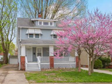 Main picture of 20030 Beachview Dr