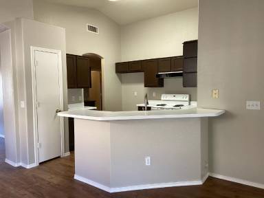 Main picture of 5092 W Buffalo St