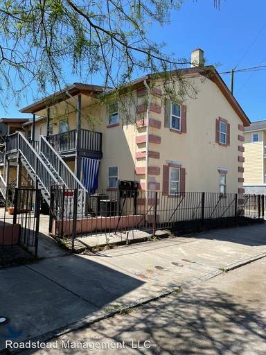 Main picture of 29 1/2 America St