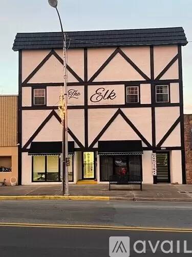 Main picture of 707 E Elk Ave
