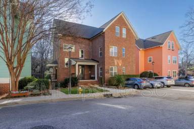 Main picture of 204 E Park Ave
