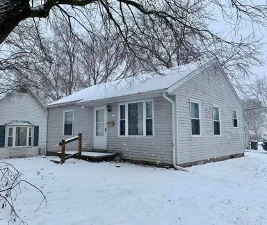 Main picture of 1301 S Waugh St