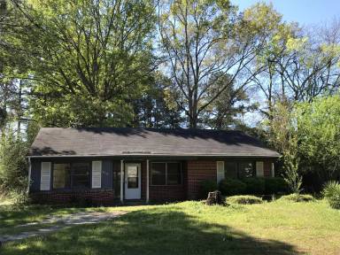 Main picture of 372 Lynwood Dr