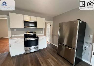 Main picture of 715 Riverside Dr