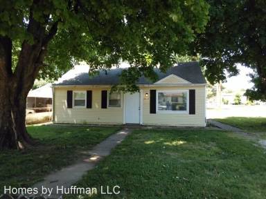 Main picture of 2416 Maplewood Cir