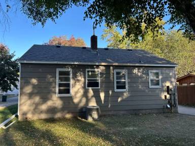 Main picture of 812 6th St SE