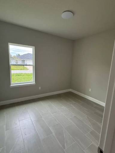 Main picture of 1 Rose Dr